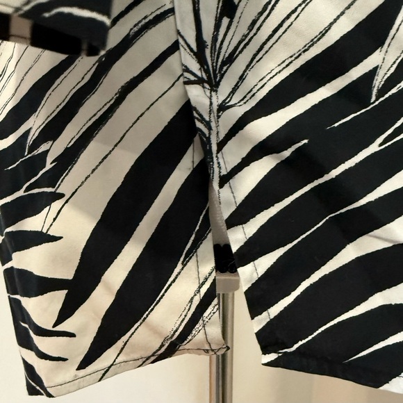 Chicos Palm Print 3/4 Sleeve Blouse - Picture 7 of 8